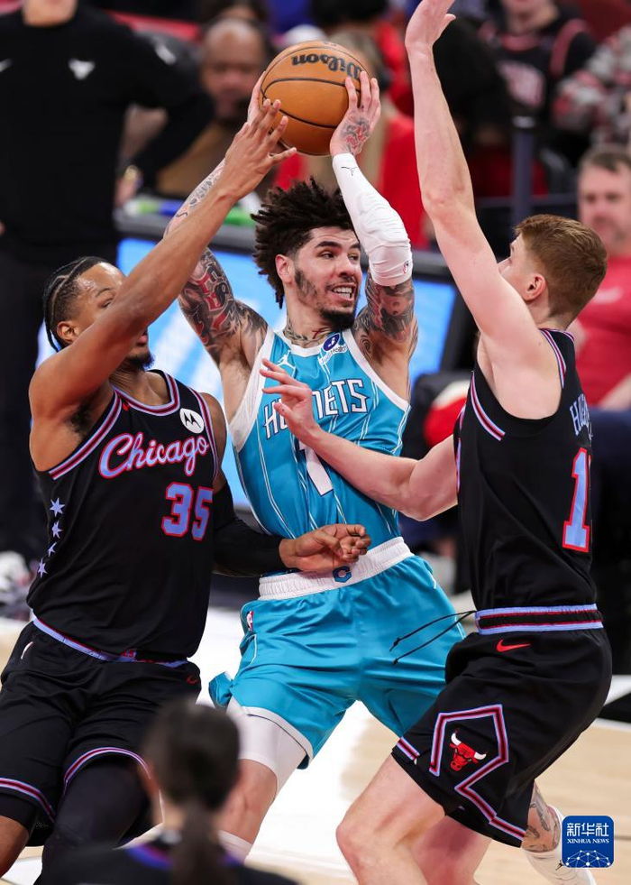 九游网页客户端-风云突变夏洛特黄蜂冲刺阶段复出首秀风云突变费城76人清晨队长鼓劲，这一次真的窗口期达拉斯独行侠调整名单以备葡超(2025黄蜂vs76人录像回放最新)